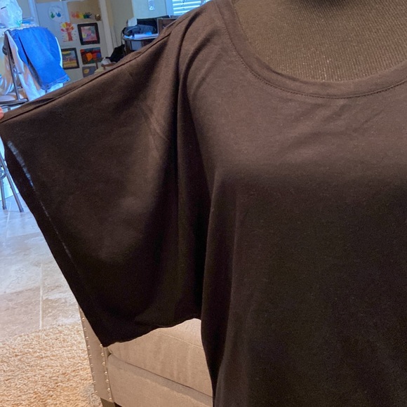 Bella scoop neck dolman sleeved soft tee! - Picture 2 of 8